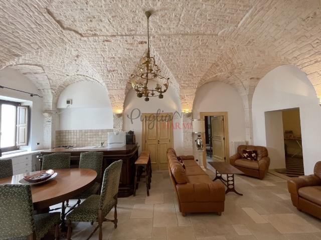 Residenza in Pietra in Palazzo dei Nobili di Cisternino 109m² Cisternino