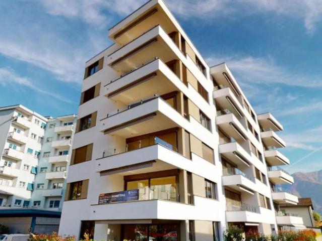 Residenza Morettina: moderno con balcone, cercasi subentrante