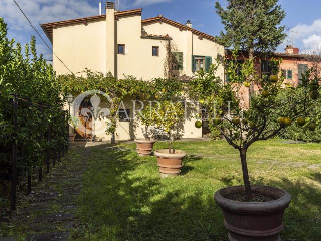 Residenza storica di prestigio con affreschi trecenteschi, p. 300m² Firenze