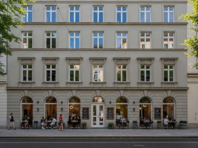Residieren am Belvedere – Eleganz auf ganzer Etage 6 Zimmer Wohnung mit großzügigem Innenhof Balkon und Garagenstellplatz!