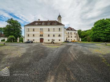 Residieren im Schloss! 3 Zimmer Wohnung in Ebergassing