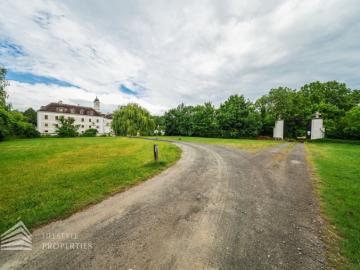 Residieren im Schloss! 3 Zimmer Wohnung in Ebergassing