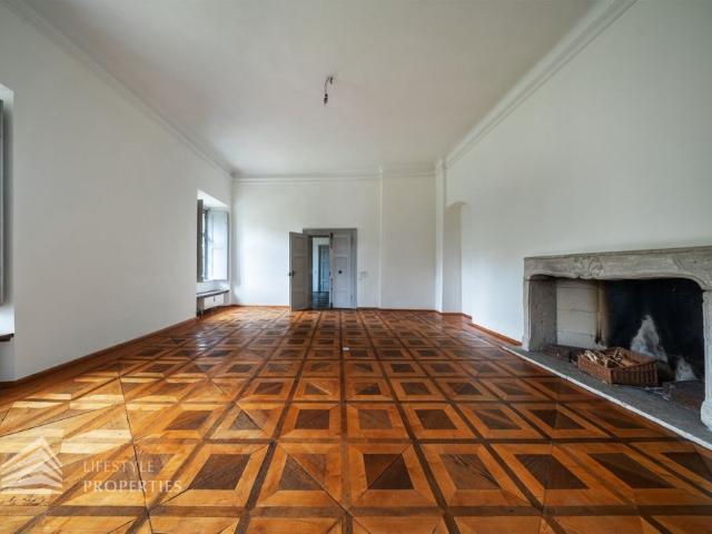 Residieren im Schloss! 3 Zimmer Wohnung in Ebergassing