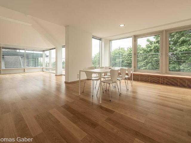 Residieren Sie in einer der besten Lagen Wiens! Traumhafte loftartige Maisonettenwohnung mit 2 Terrassen, Cottage Ruhelage mit Panoramablick Richtung Wien!