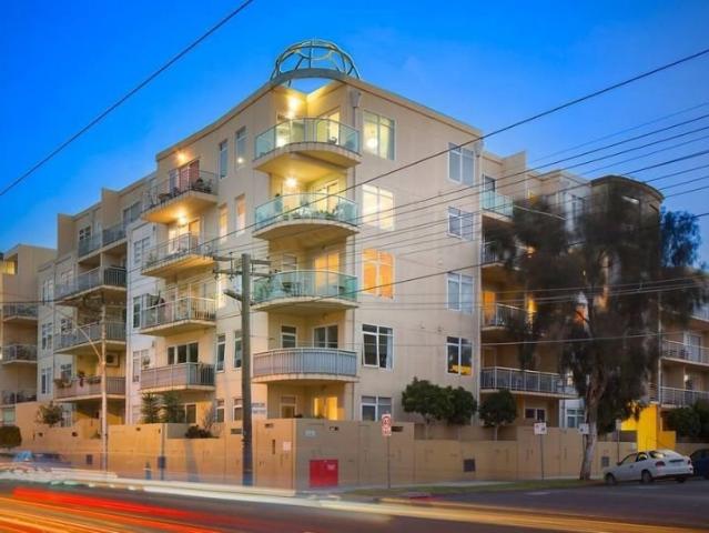 Resort Living on Lygon!
