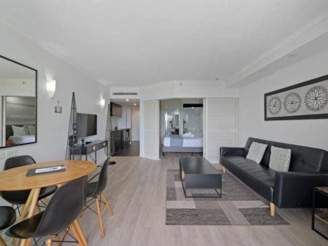 RESORT LIVING FLEXIBLE 1 TO 3 MONTH STAYS PELICAN WATERS CALOUNDRA SUNSHINE COAST