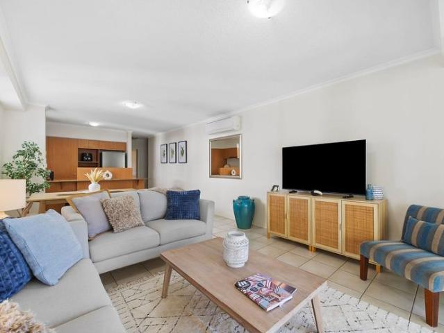 Resort Living Large 1 Bdrm Fully Furnished Apt Great Location