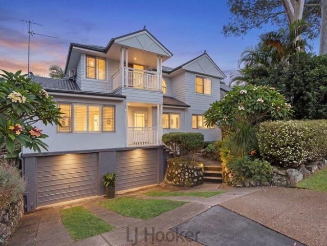 RESORT LIFESTYLE STUNNING FAMILY HOME