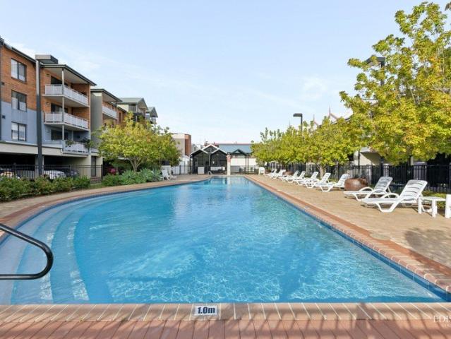 RESORT LIFESTYLE!
