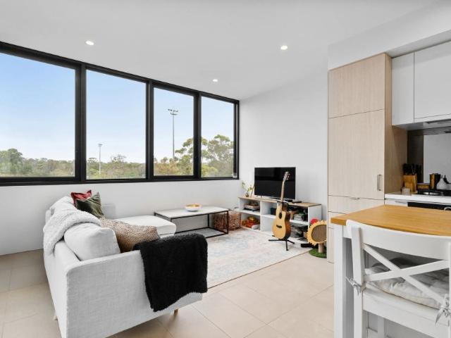 RESORT STYLE COASTAL LIVING IN THE HEART OF CRONULLA