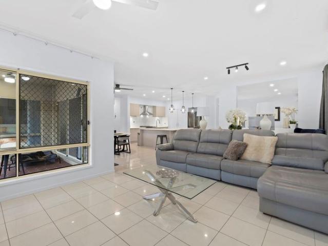 Resort Style Family Oasis with Pool, 3 Living Rooms & Parkfront Position – Quiet North Lakes Street
