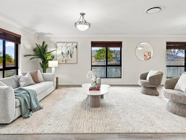 Resort Style Family Haven In Stretton State College Catchment