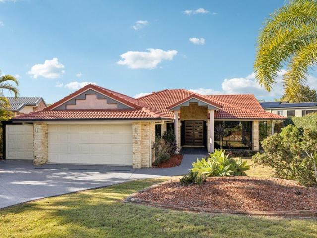 Resort Style Family Living with Cinema, Pool, Office & Triple Garage