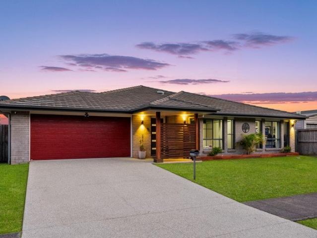 Stunning 5yr old Family Home with 3 Living Areas, 4 Huge Bedrooms and Resort style Pool Area