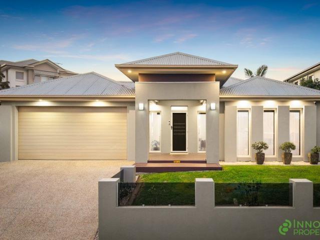 Resort Style Family Living Backing Onto Parkland With A Sparkling Plunge Pool, Stunning Renovations & Exceptional Entertaining!