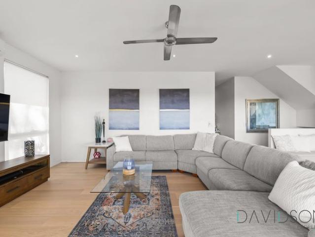 Resort Style Fully Furnished Family Home with Pool & Outdoor Kitchen – Wi Fi & Pool Maintenance Included