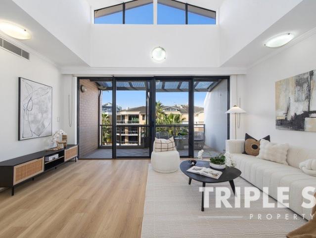 Resort style living on the Chiswick waterfront I Brand New Flooring & Wall painted