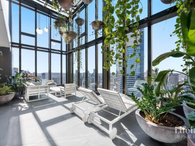Resort Style Living at Iconic Australia 108!