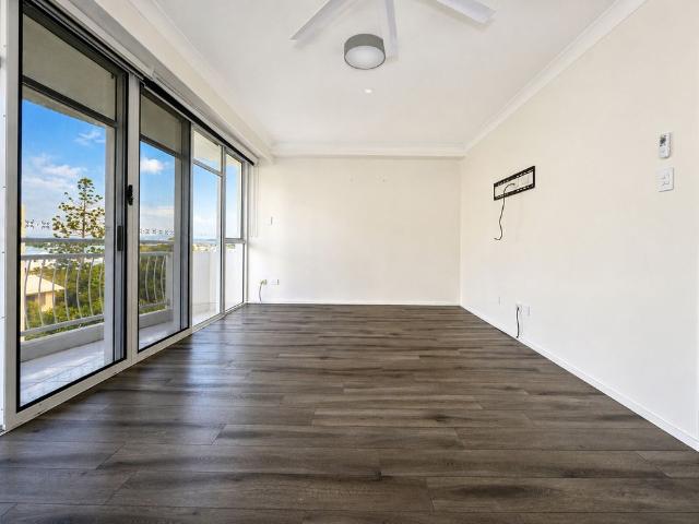 RESORT STYLE LIVING FULLY RENOVATED UNIT