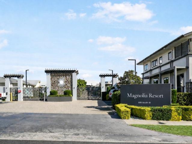 Resort Style Living for Over 50s | Luxury Ex Display Home with 3 Bedroom Flexibility!