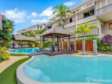 Resort Style Living in a Stunning Top Floor Sky Villa