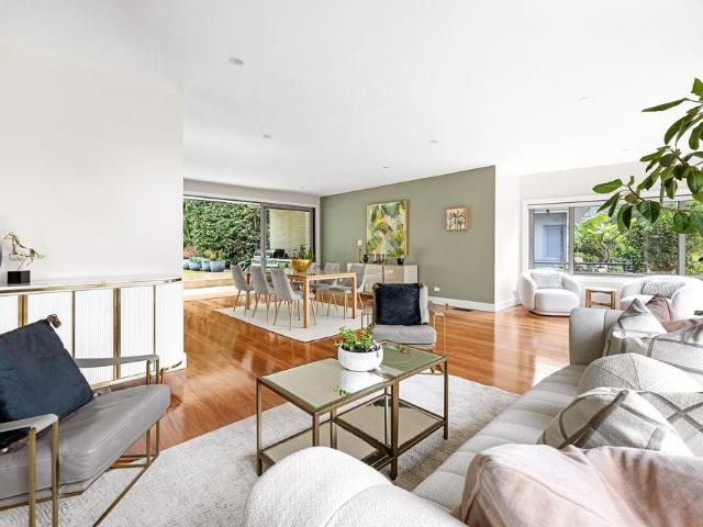Resort Style Living in an Exclusive Harbourside Enclave