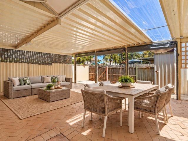 RESORT STYLE LIVING IN CONVENIENT CENTRAL LOCATION MOVE IN READY!