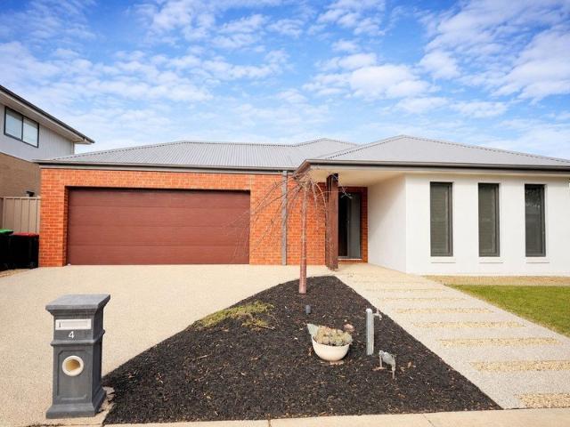 Resort Style Living in Elloura Estate!