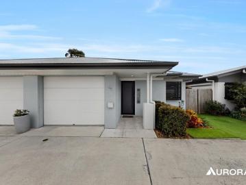 RESORT STYLE LIVING IN THE HEART OF THORNLANDS
