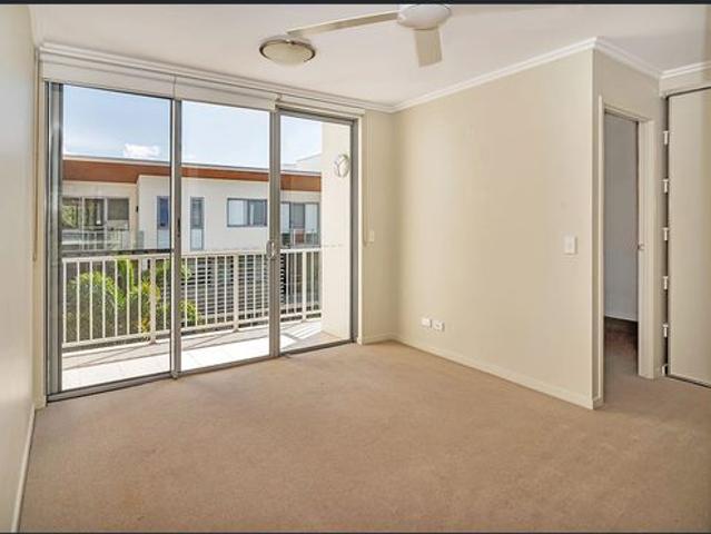 Resort Style Living in the Heart of Southport – Spacious 2 Bedroom Apartment with Premium Facilities/Available 21/08/2026