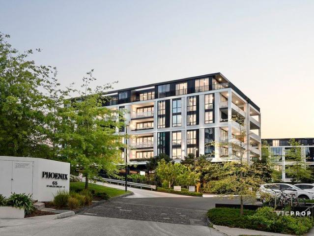 Resort Style Living in the Prestigious Tullamore Estate