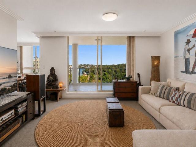 Resort Style Living in 'Wondakiah' with Superb Proportions & Stunning Views
