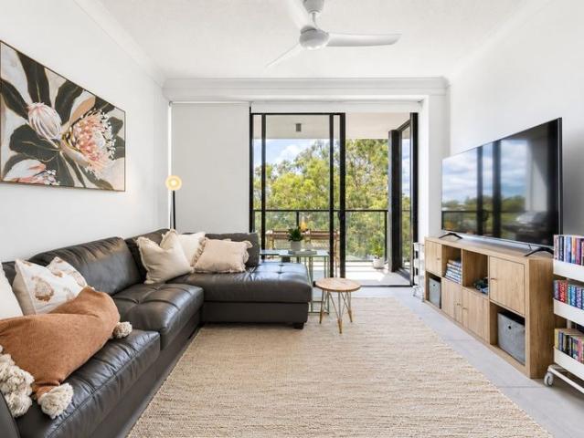 RESORT STYLE LIVING JUST MOMENTS FROM THE BROADWATER