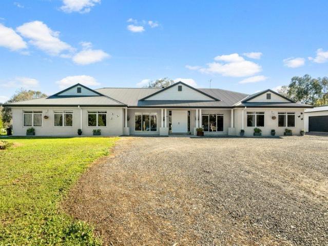 Resort Style Living PLUS Self Contained Accommodation 8095m2