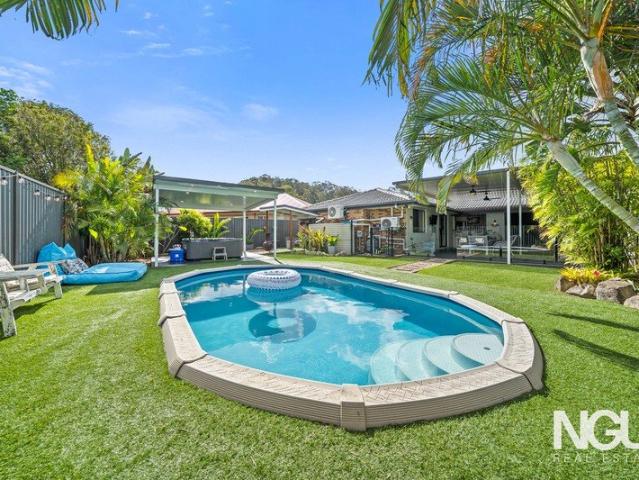 RESORT STYLE LIVING WITH POOL, SPA & ROOM FOR 7 CARS