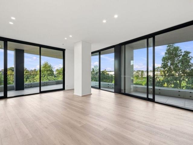 Resort style living with water views in Papermill