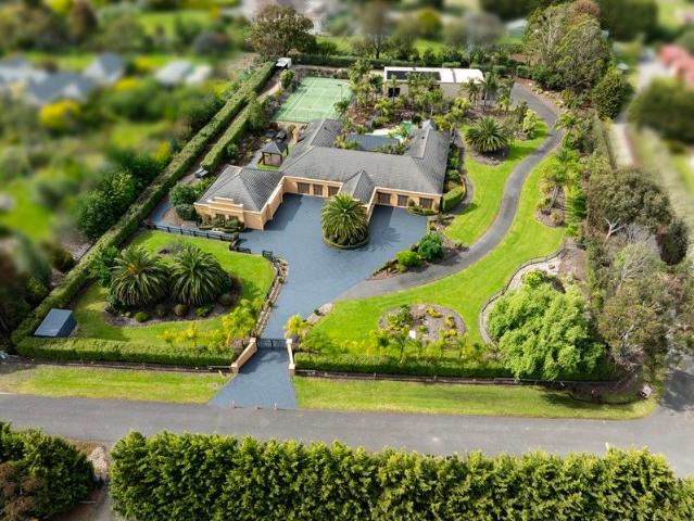 Resort Style Luxury on approx. 2.3 Acres in Exclusive Golf Links Estate