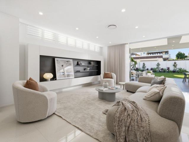 Resort Style Luxury in a Premier Bayside Setting