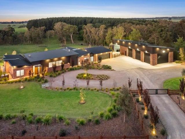 Resort Style Luxury in the Heart of The Bellarine