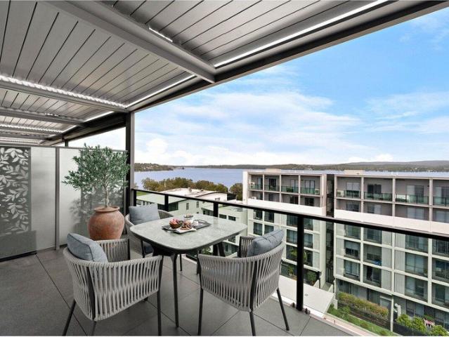RESORT STYLE LUXURY IN THE HEART OF WARNERS BAY