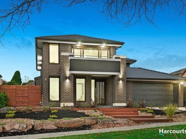 RESORT STYLE LUXURY IN THE PRESTIGIOUS BALWYN HIGH SCHOOL ZONE