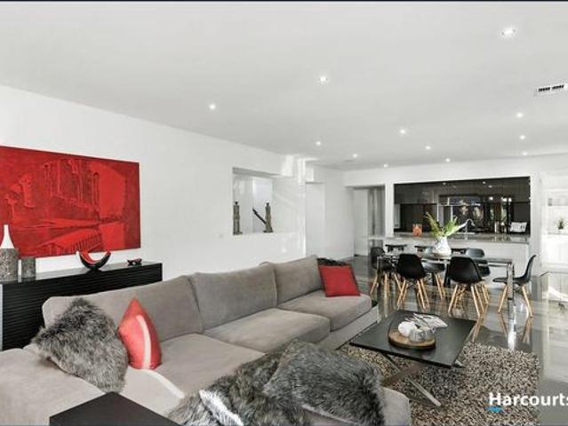 RESORT STYLE LUXURY IN THE PRESTIGIOUS BALWYN HIGH SCHOOL ZONE