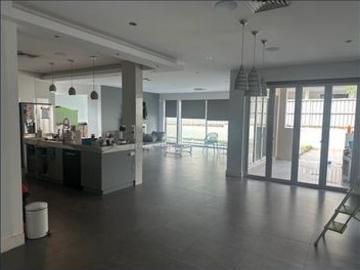 RESORT STYLE LUXURY LIVING/ 6 BEDROOM PROPERTY FOR RENT