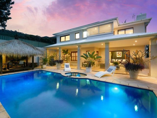 Resort Style Luxury & Panoramic Ocean Views