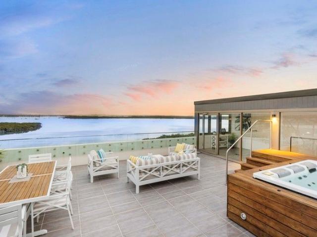 Resort Style Luxury Penthouse with Rooftop Terrace