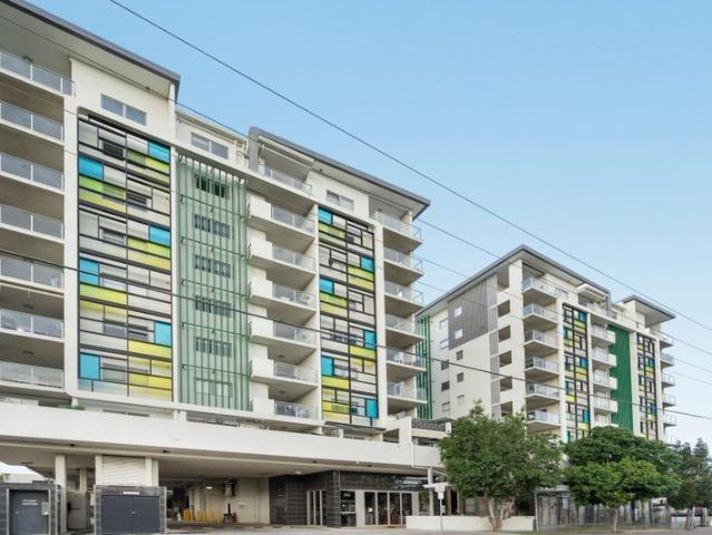 Resort Style Luxury & Unbeatable Convenience | Prized Dual School Catchment