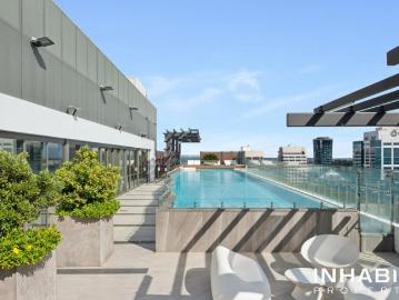 Resort Style Luxury with Perth Skyline Views