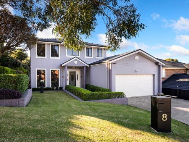 Large Executive Residence Resort Style Entertaining Must Be Sold