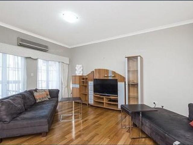 RESORT STYLE PARTLY FURNISHED 2X2 INNER CITY HOME OFFERING AMAZING LIFESTYLE CHOICES!