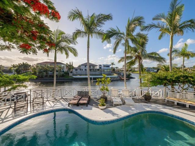 Resort Style Relaxed Living On Wide Water, Quite Street Position